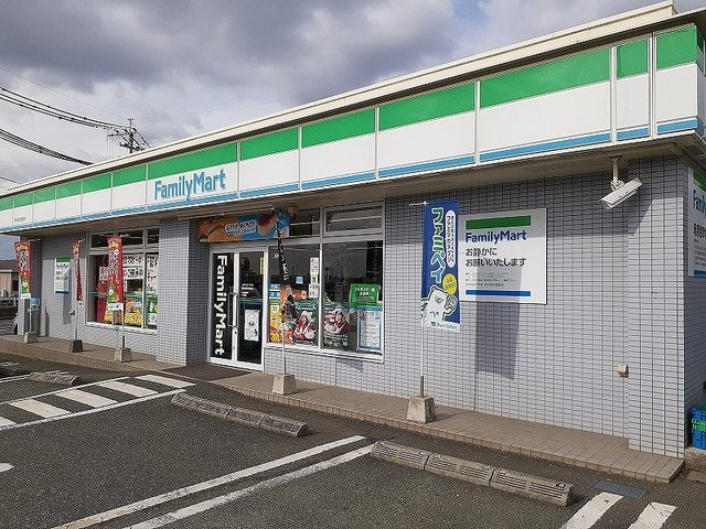 プリムールの周辺|ファミリーマート国体道路店まで500m