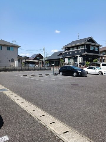 熊本市東区山ノ神２丁目のアパートの駐車場|車をお持ちの方に嬉しい駐車場付きの物件です
