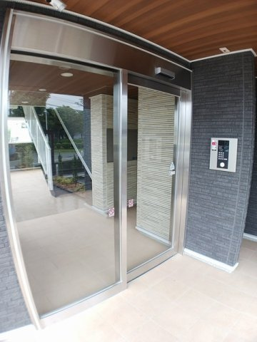 菊池郡菊陽町大字久保田の賃貸マンションのエントランス|清潔なエントランスです