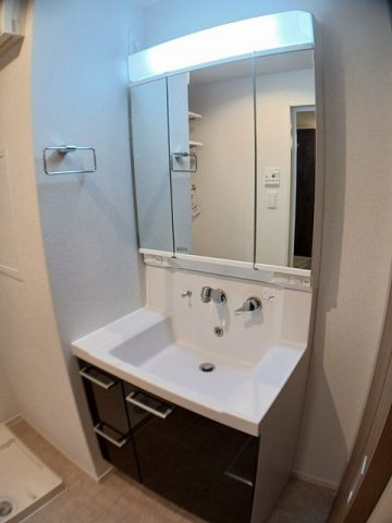 菊池郡菊陽町大字久保田の賃貸マンションの洗面所|コンパクトで使いやすい洗面所