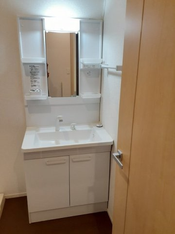 ラベニア　Ⅱの洗面所|広い洗面スペース