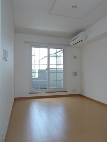 サンエイツプレインＡの居間・リビング|使いやすいリビングです