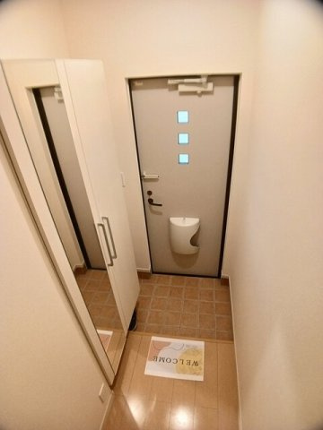 リ・ヴェステス　アニューの玄関|きれいな玄関です