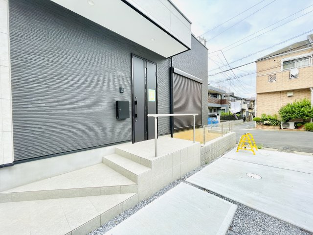 市川市本北方３丁目１４期の玄関