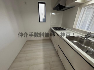 【キッチン】 | 神戸市垂水区塩屋北町4丁目　新築戸建A号棟　仲介手数料無料！ | お料理しやすいキッチンです