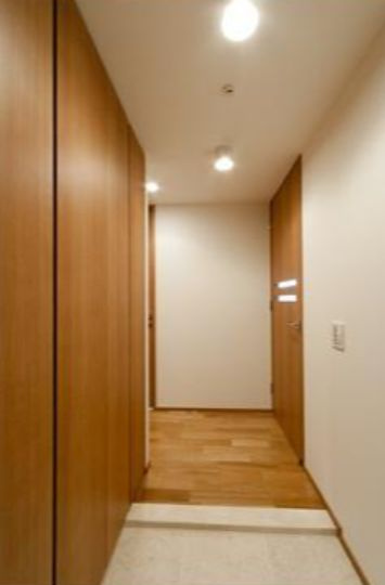 グランドターミナルタワー本八幡の玄関