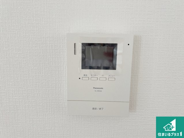 京都市伏見区羽束師鴨川町　第3期　新築一戸建ての防犯設備|カラーモニターインターホン！声だけでなく来訪者の姿や顔がモニターで確認できるので、小さなお子様がいらっしゃるご家庭でも安心できます！