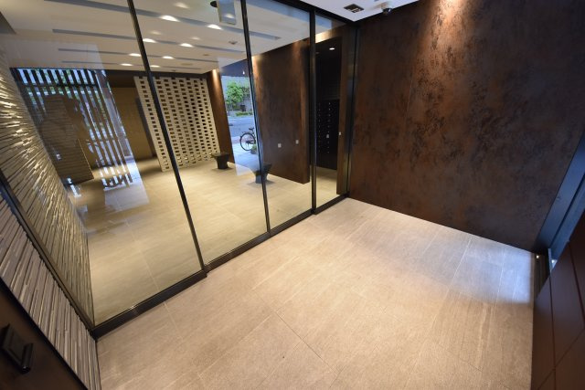 アーバネックス本町のエントランス