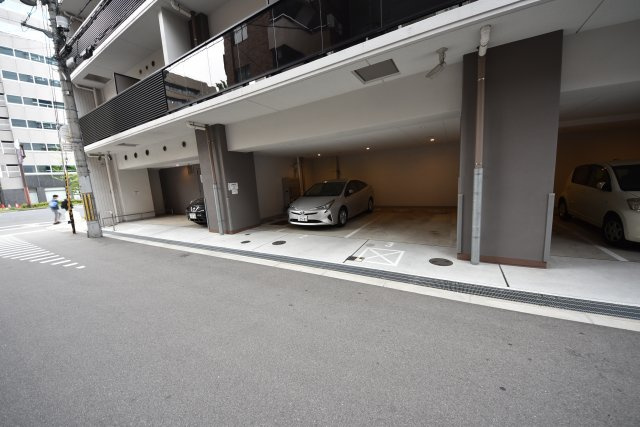 アーバネックス本町の駐車場