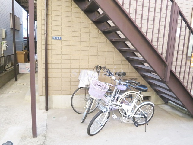 ハイムイワサキの外観|自転車置場です