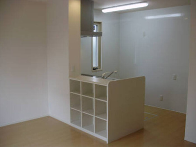 【居間・リビング】 | フェニックス小仙波 Ｄ棟 | ｷｯﾁﾝｶｳﾝﾀｰ(LDK)