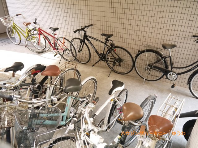 【駐輪場】 | シティコープ目白　 | 屋根付きの駐輪場となっていますので、雨の日でも大切な自転車が濡れずに済みます。