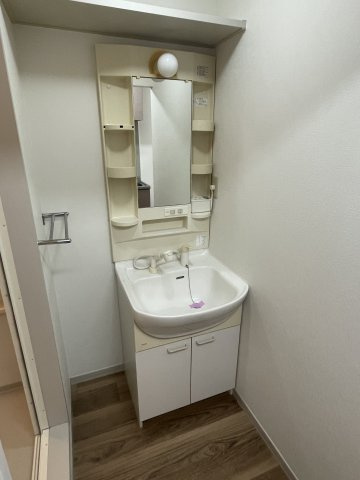 クレール下北沢の洗面所