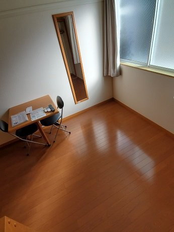 レオパレス滝子の居間・リビング