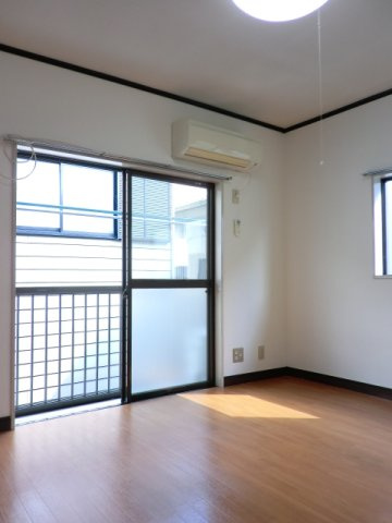 ドエル大幸の居間・リビング