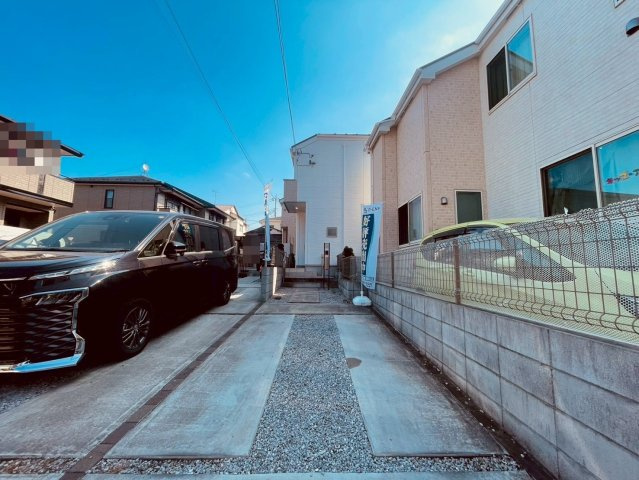 【駐車場】 | 練馬区南大泉３丁目　中古戸建て | 駐車スペース完備で、マイカーの出し入れも安心・快適です