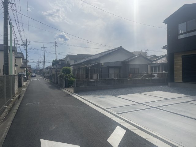 【前面道路含む現地写真】 | 深谷市東方第28期　ワイウッドコート　新築戸建　全4棟　1号棟