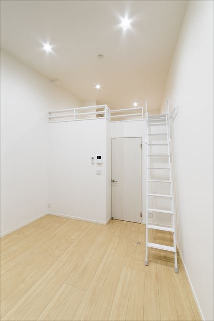 ティーラアパートメントの居間・リビング