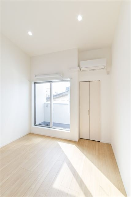 ティーラアパートメントの居間・リビング