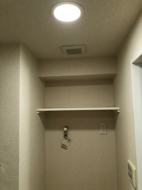 UNREVE秋葉原　-アンレーヴ秋葉原-のその他|洗濯機置場上段の棚