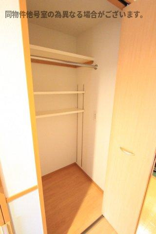 春日井市中野町２丁目の賃貸マンションの収納