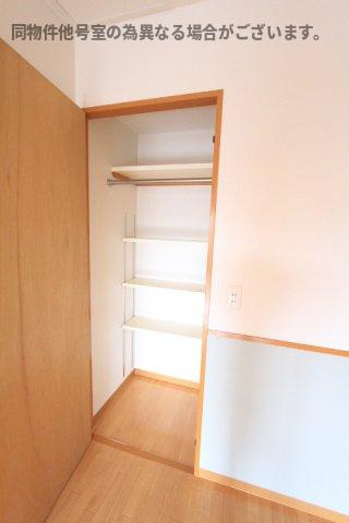 春日井市中野町２丁目の賃貸マンションの収納