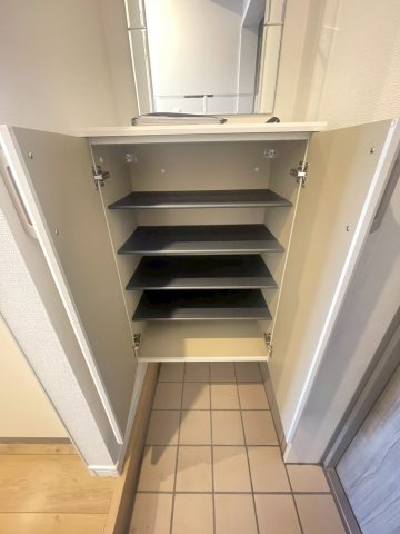 グランドステージ西山の玄関|※同間取りの別のお部屋の画像です※現況を優先します