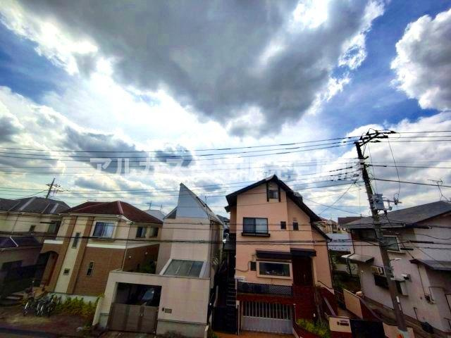 【内覧動画公開中！】調布市深大寺東町４丁目 京王線 調布駅 新築戸建のバルコニー