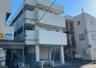【外観】 | アベニュー三田Ⅰ | 土地を買う際、住む地域の自治体や福祉の補助制度にも注目してみましょう。子供や老人の医療補助やゴミ出しのルールなど、自治体によってルールに大きな違いがあるため、暮らしやすい土地で判断するとよいでしょう。