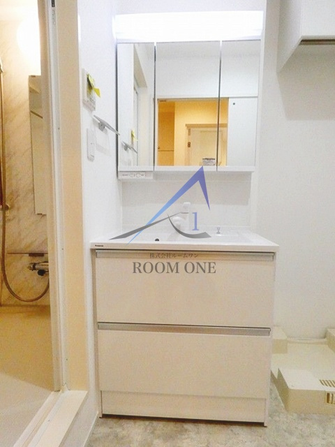 グラン　トルチェ　ドゥ　Ｇｒａｎｄ　Ｔｏｒｔｕｅ　Ｄｅｕｘの洗面所|独立洗面台です。