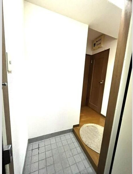 シェルブール・Nの玄関