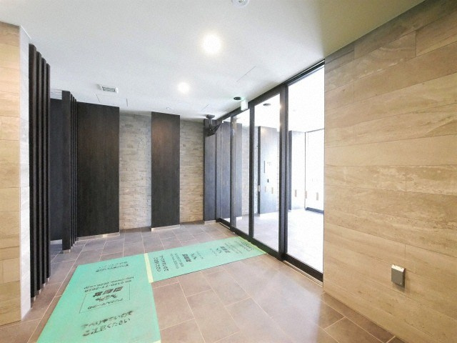 エスリードレジデンス大阪ウエストコートのロビー