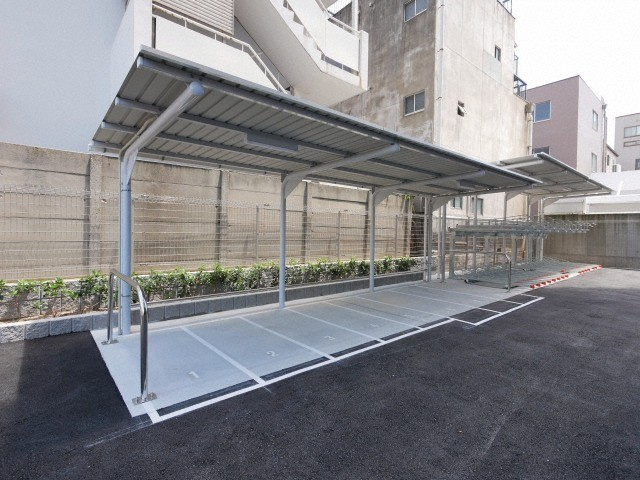 エスリードレジデンス大阪ウエストコートの駐車場