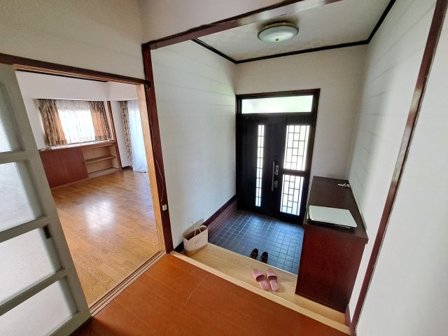 西条市飯岡2480-36　中古戸建の玄関