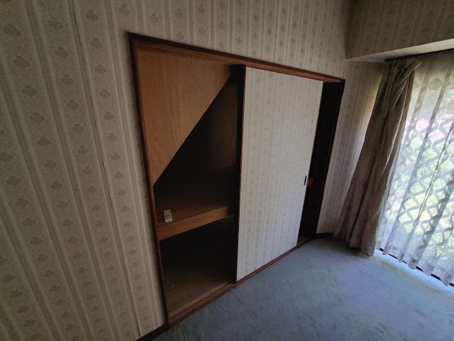 西条市飯岡2480-36　中古戸建の洋室