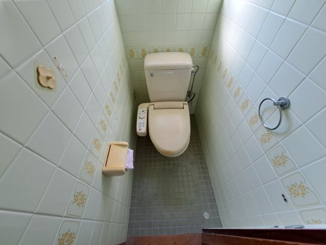 西条市飯岡2480-36　中古戸建のトイレ