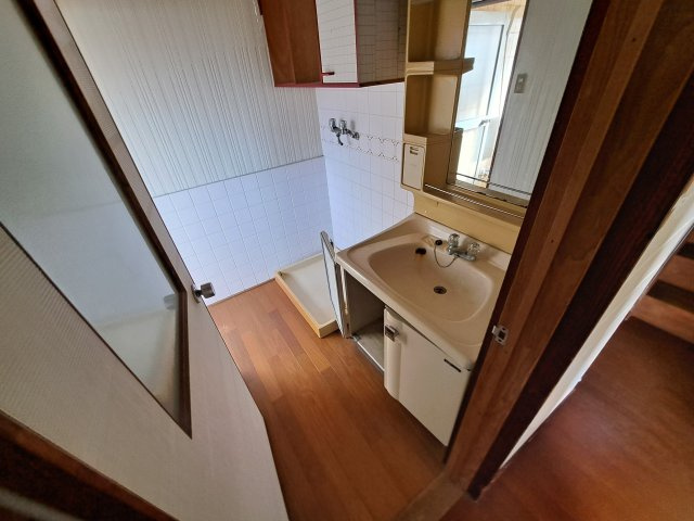 西条市飯岡2480-36　中古戸建の洗面所