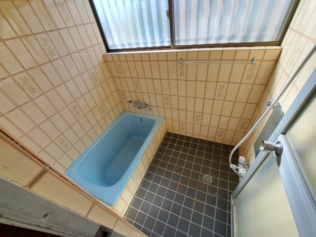 西条市飯岡2480-36　中古戸建の浴室