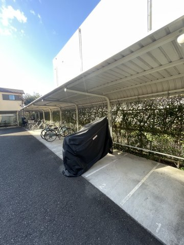 ガーデン荻窪の駐車場