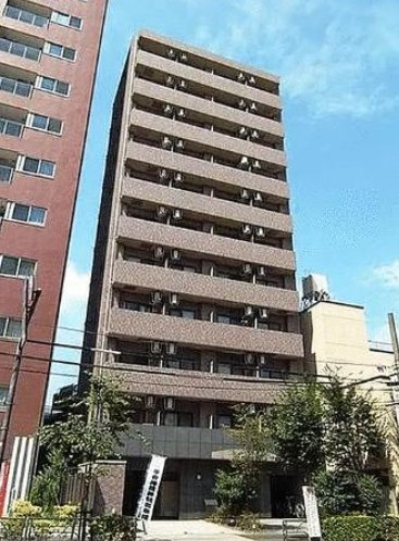 【外観】 | パークウェル池袋 | 陽光浴びる外観がシンプルな外観をより際立たせ、人々の記憶に存在感を植え付けます。