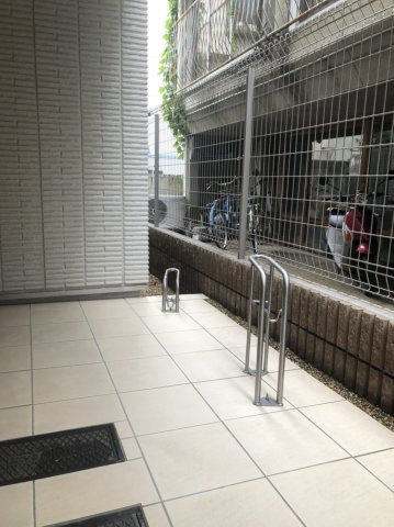 京都市伏見区深草西浦町４丁目の賃貸マンションのロビー