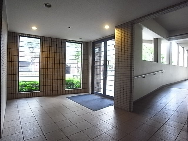 プランドール兵庫駅南通のロビー