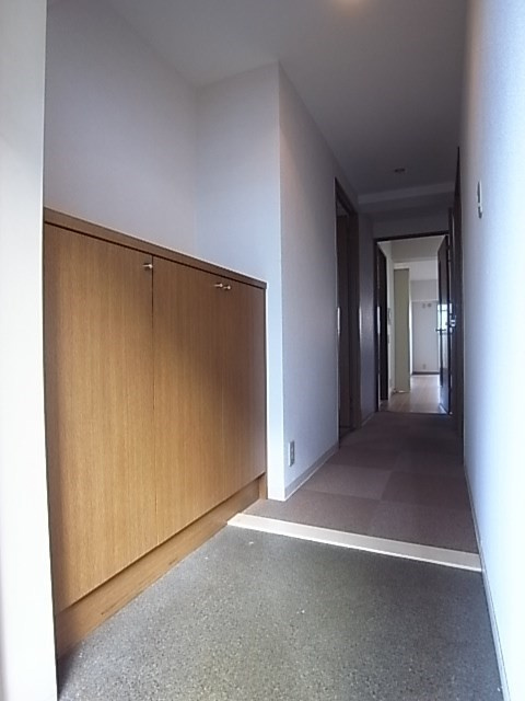 プランドール兵庫駅南通の玄関