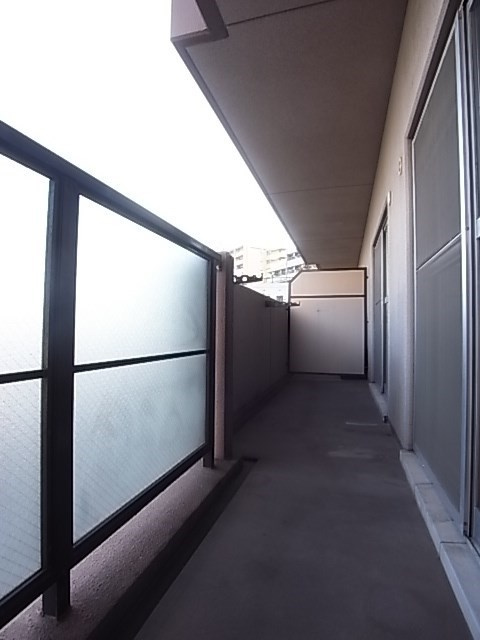 プランドール兵庫駅南通のバルコニー