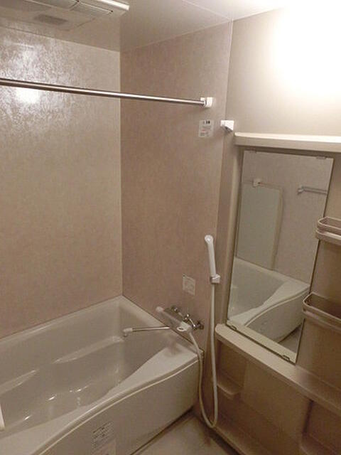 荒川区荒川４丁目の賃貸マンションの浴室