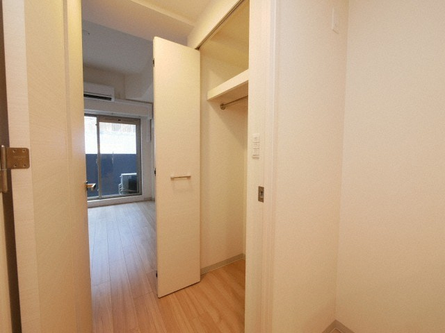 プレサンスＯＳＡＫＡ　ＤＯＭＥＣＩＴＹワンダの収納