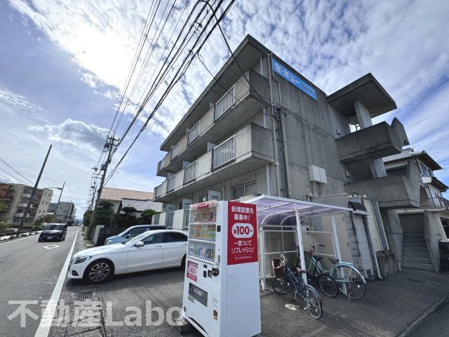 徳島市末広４丁目の賃貸マンションの駐車場