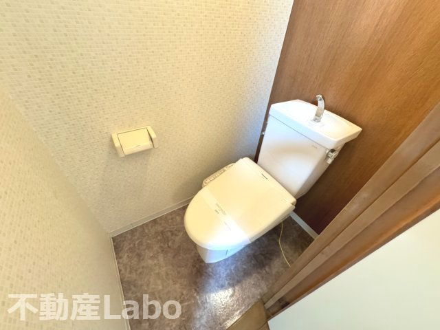 徳島市末広４丁目の賃貸マンションのトイレ