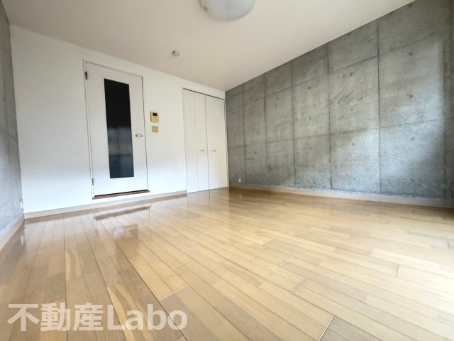 徳島市南庄町１丁目の賃貸マンションの洋室