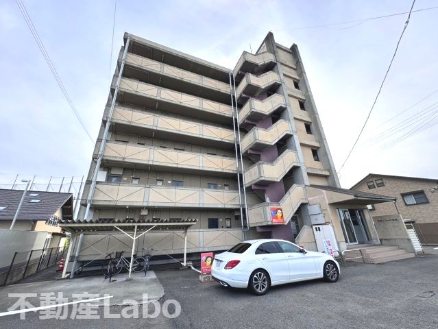 徳島市住吉４丁目の賃貸マンションの駐車場